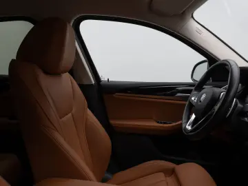 X4 xD30d Kamera DAB CockPitPlus AHK Sport LED