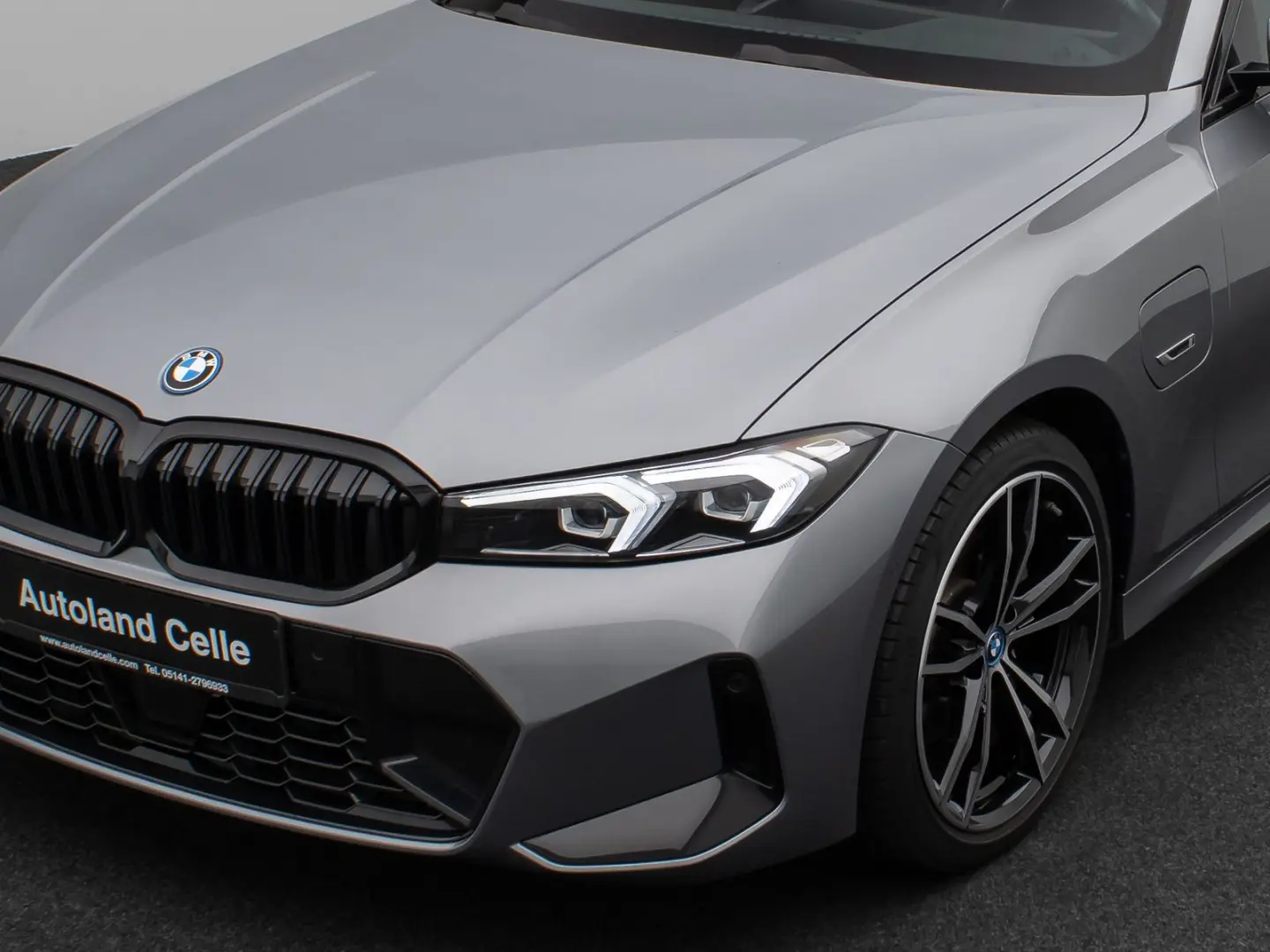 330e M Sport Kamera DAB HiFi Stop&Go Komfort 19