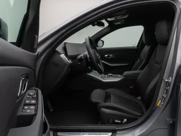 330e M Sport Kamera DAB HiFi Stop&Go Komfort 19