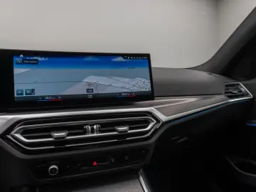 330e M Sport Kamera DAB HiFi Stop&Go Komfort 19