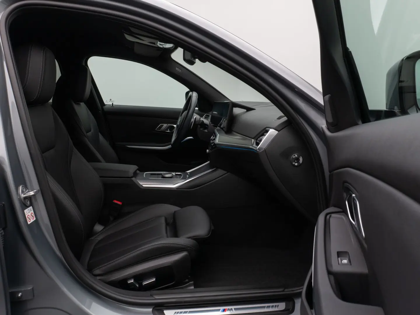 330e M Sport Kamera DAB HiFi Stop&Go Komfort 19