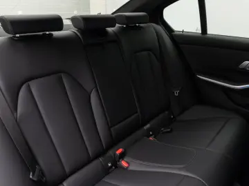 330e M Sport Kamera DAB HiFi Stop&Go Komfort 19