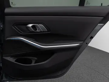 330e M Sport Kamera DAB HiFi Stop&Go Komfort 19