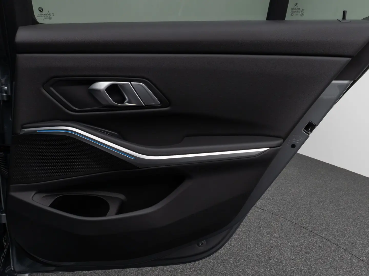 330e M Sport Kamera DAB HiFi Stop&Go Komfort 19