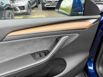 Model Y MODEL Y GRANDE AUTONOMIE