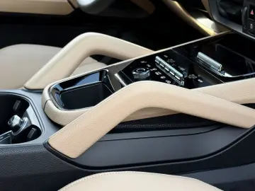 Cayenne E-Hybrid Coupe BEIFAHRERDISPLAY SPORTDES