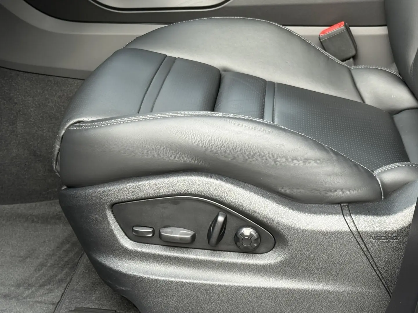 Cayenne  E-Hybrid Coupe  BOSE HD-MATRIX 21 RS IN