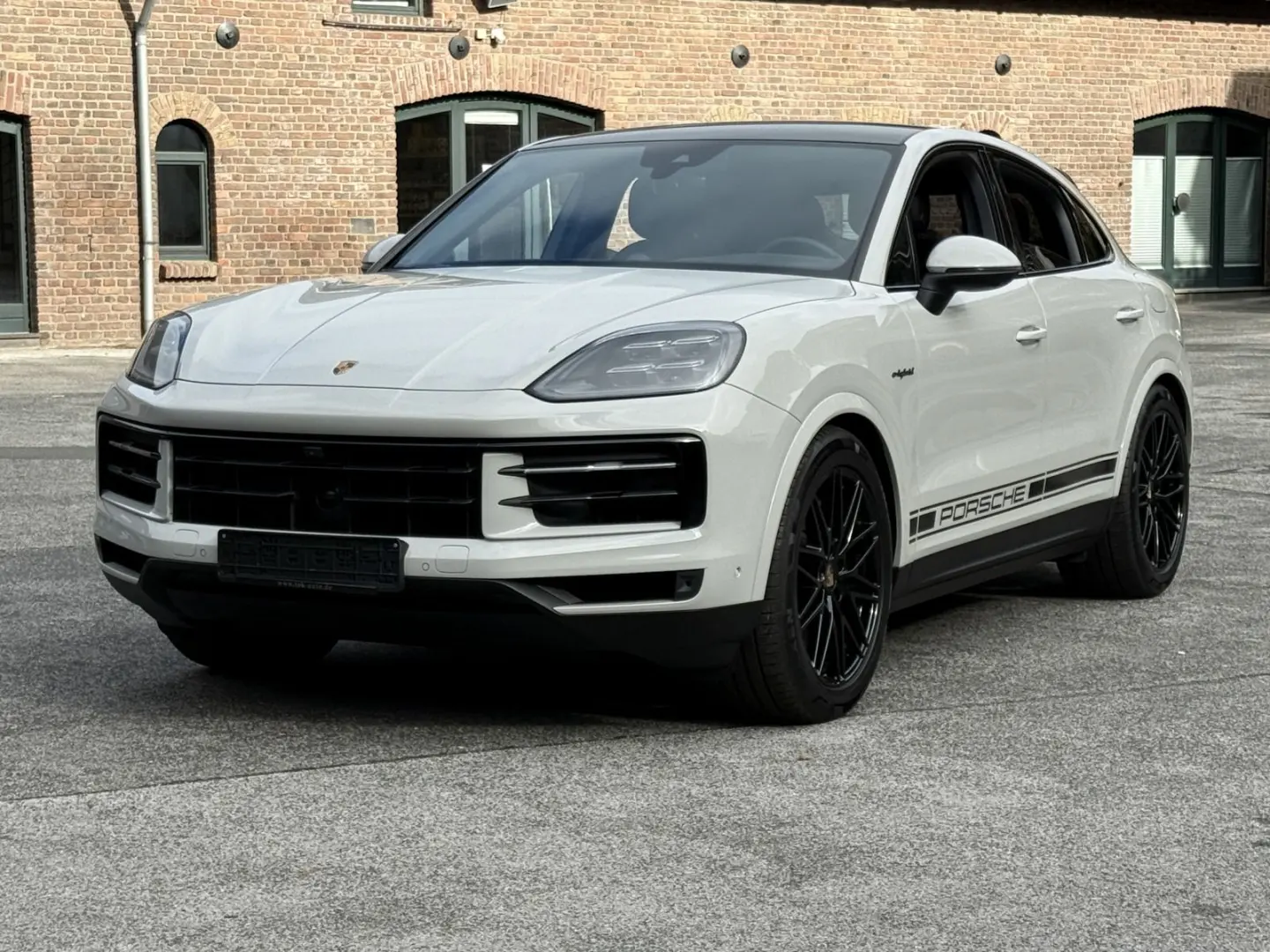 Cayenne  E-Hybrid Coupe  BOSE HD-MATRIX 21 RS IN