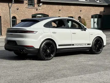 Cayenne  E-Hybrid Coupe  BOSE HD-MATRIX 21 RS IN