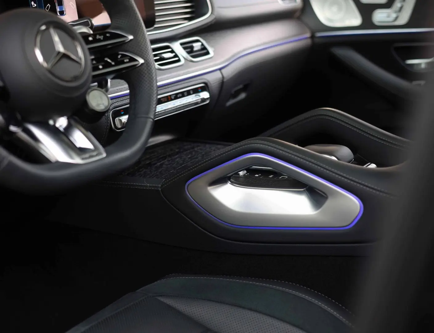 GLE 53 AMG Hybrid   Multicontour - Pano - AHK