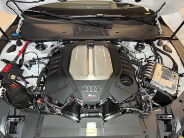 RS7 Sportback 4.0 TFSI quattro~HEAD-UP~PANO~MATR