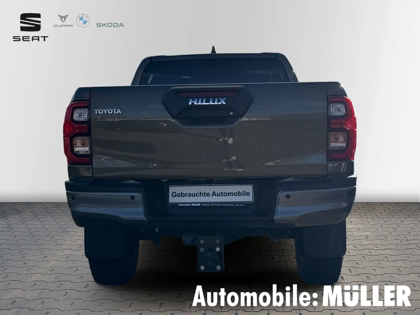 Hilux 2.8 D-4D Double Cab Invincible