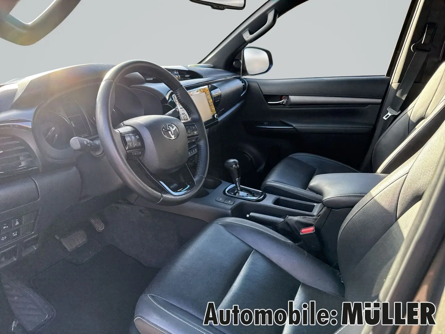 Hilux 2.8 D-4D Double Cab Invincible