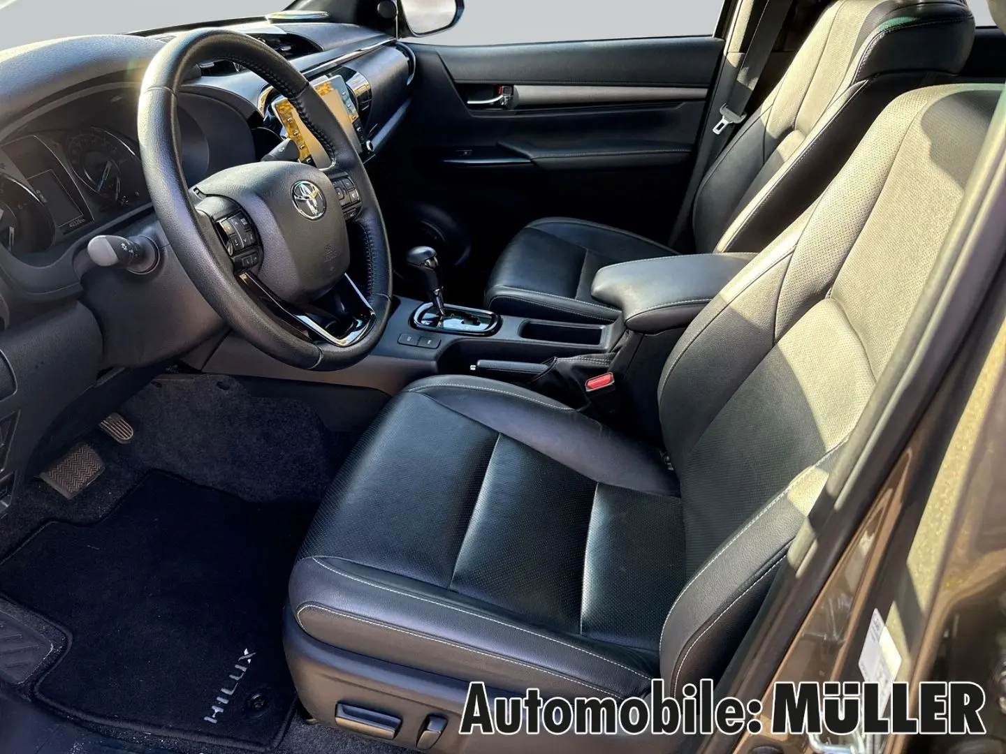 Hilux 2.8 D-4D Double Cab Invincible