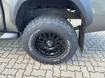 Hilux 2.8 D-4D Double Cab Invincible