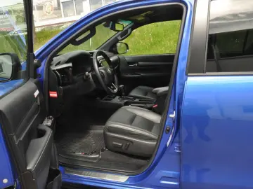 Hilux 2.8 4x4 Double Cab Invincible