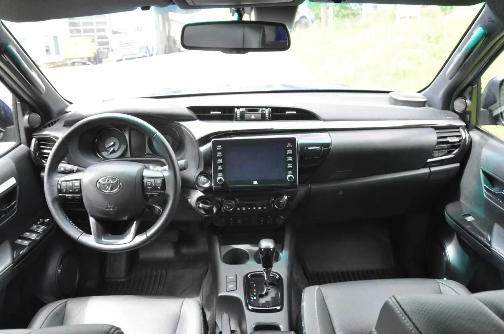 Hilux 2.8 4x4 Double Cab Invincible