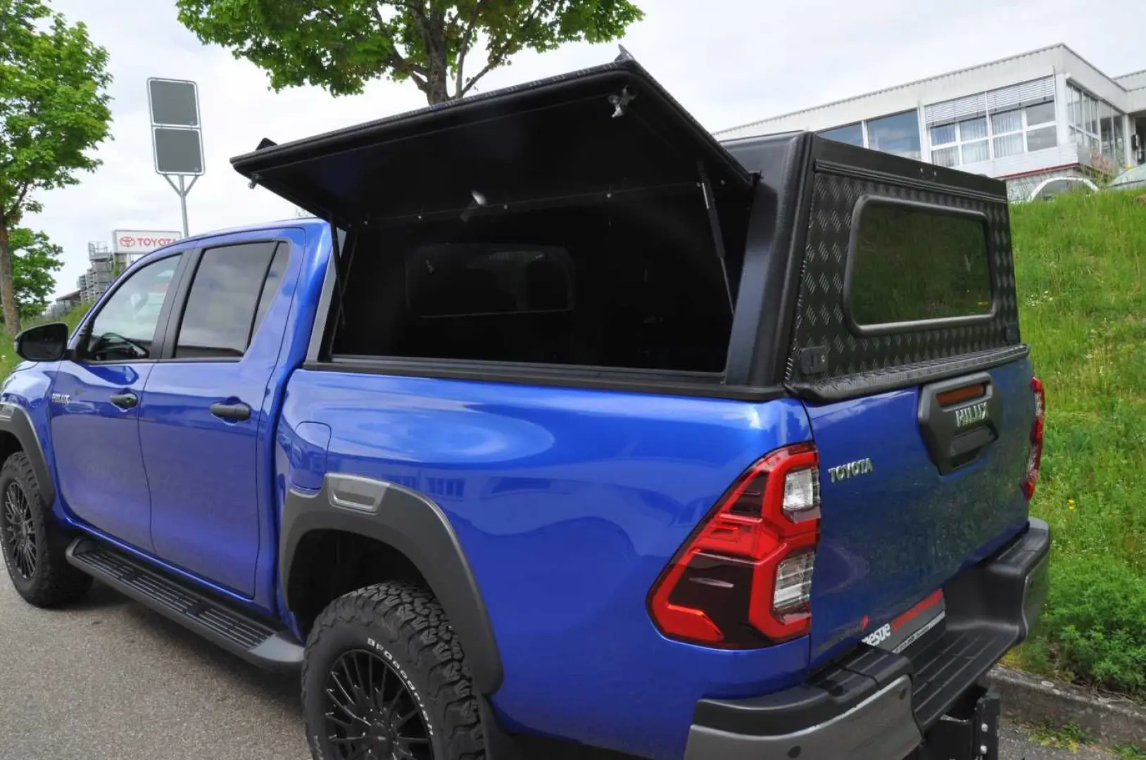 Hilux 2.8 4x4 Double Cab Invincible