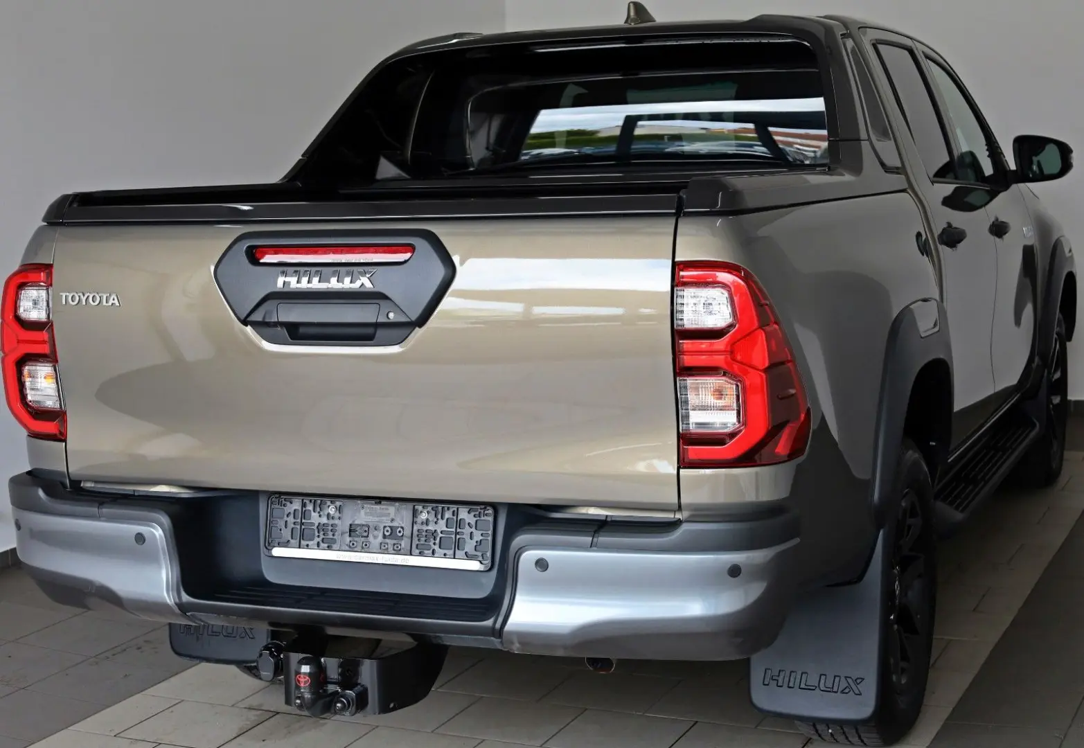 Hilux 2.8 D-4D Invincible Sport