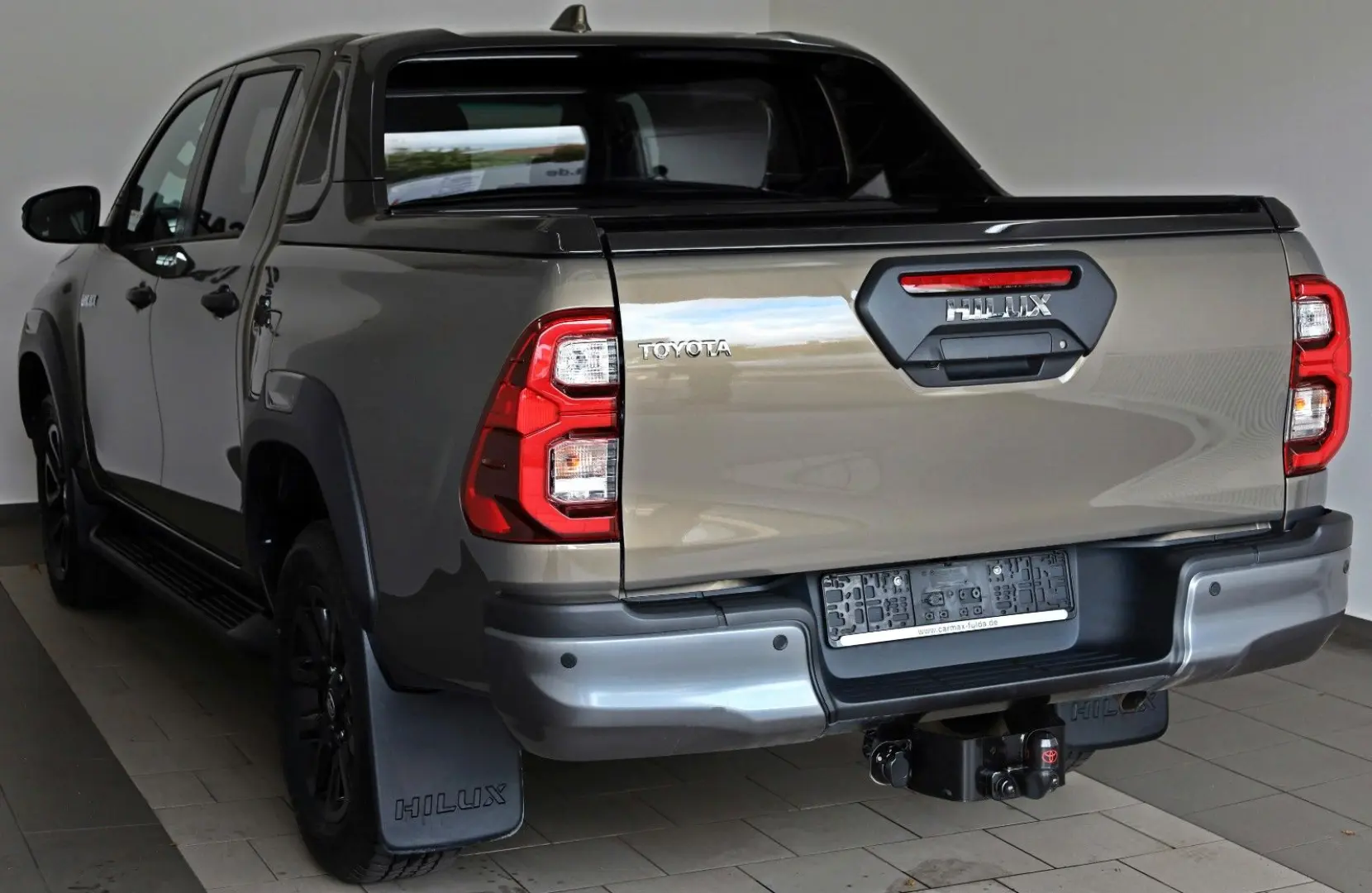 Hilux 2.8 D-4D Invincible Sport