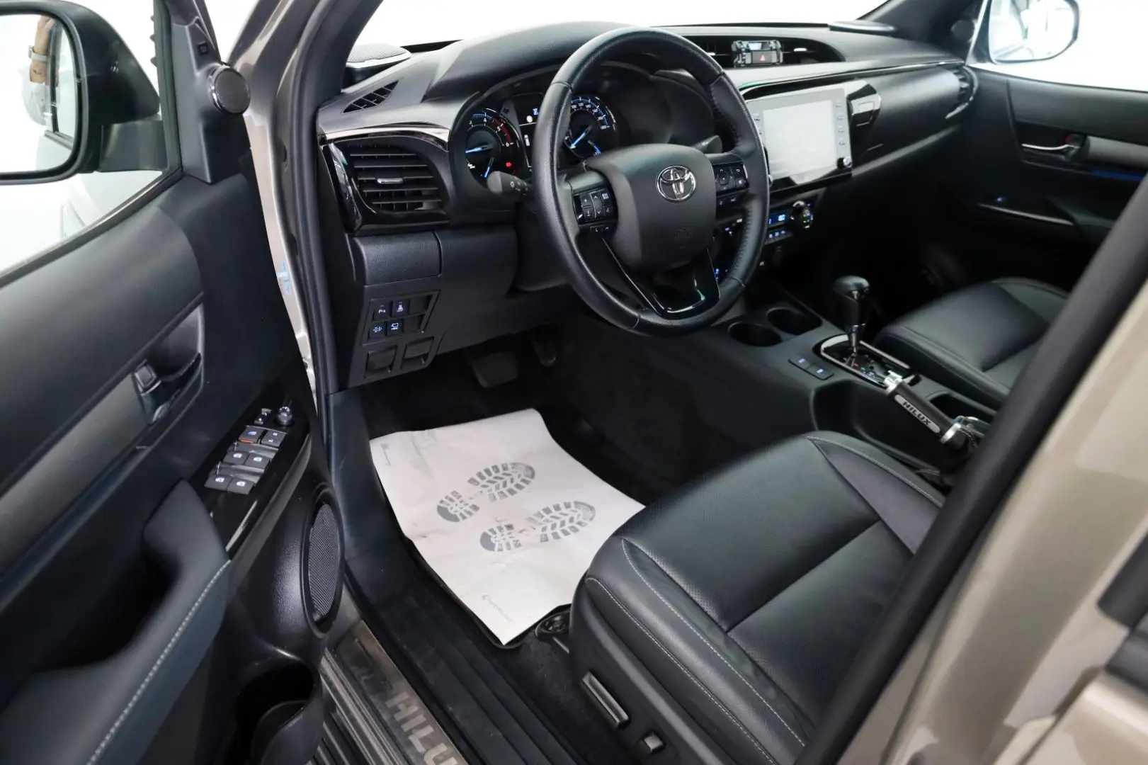 Hilux 2.8 D-4D Invincible Sport