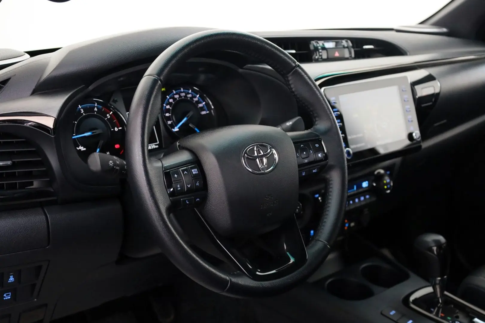 Hilux 2.8 D-4D Invincible Sport