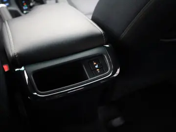 Hilux 2.8 D-4D Invincible Sport