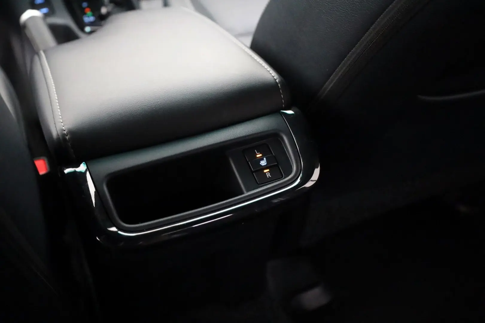 Hilux 2.8 D-4D Invincible Sport