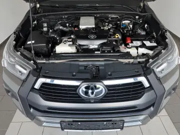 Hilux 2.8 D-4D Invincible Sport