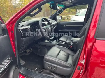 Hilux Invincible 2.8