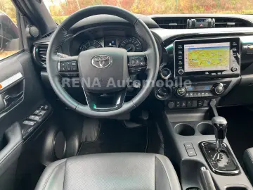 Hilux Invincible 2.8