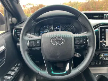 Hilux Invincible 2.8