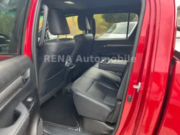 Hilux Invincible 2.8