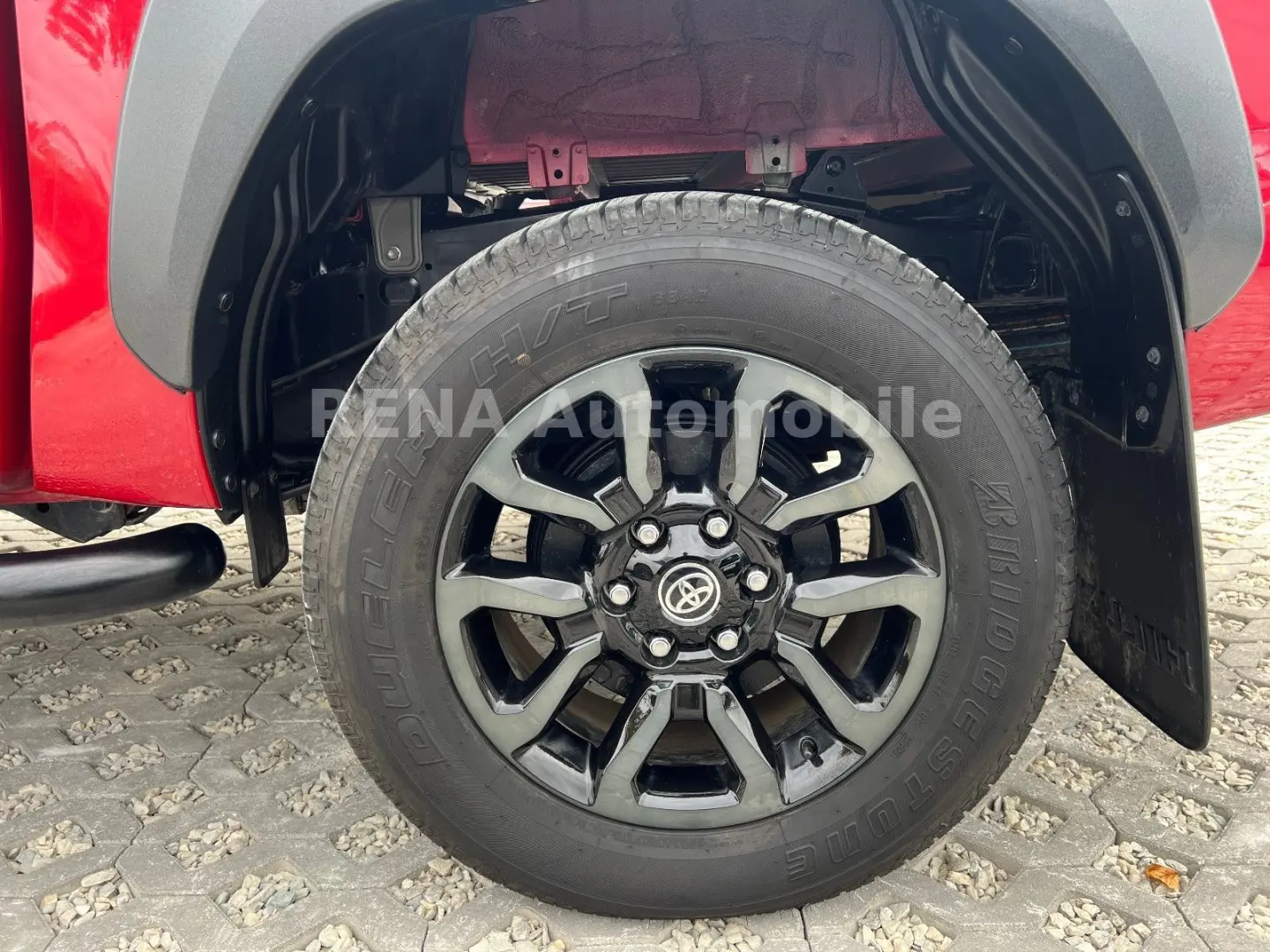 Hilux Invincible 2.8