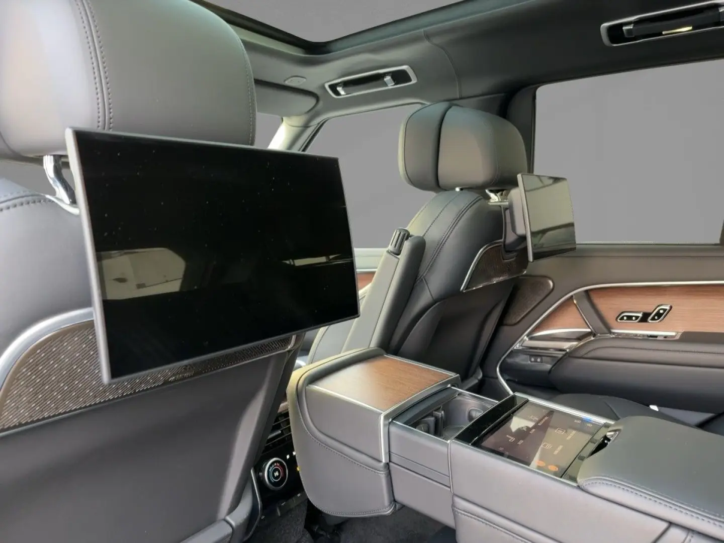 Range Rover P530 Autobiography SWB Multimedia