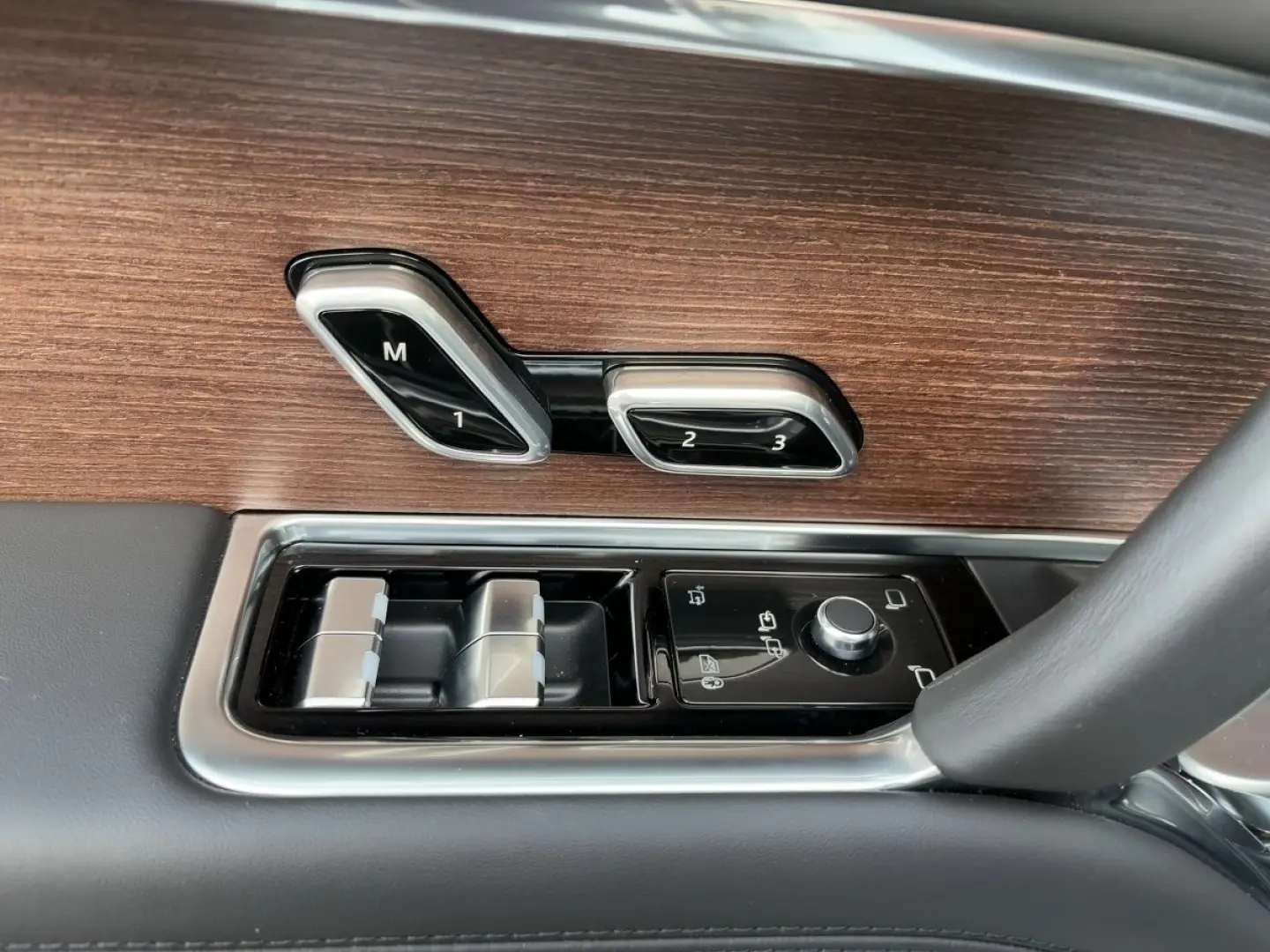 Range Rover P530 Autobiography SWB Multimedia