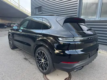 Cayenne S E-Hybrid DVD im Fond Beifahrerdisplay