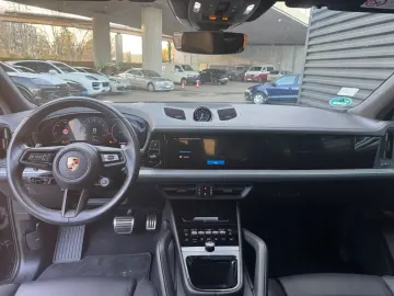 Cayenne S E-Hybrid DVD im Fond Beifahrerdisplay