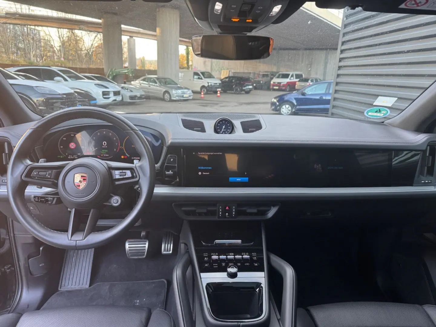 Cayenne S E-Hybrid DVD im Fond Beifahrerdisplay