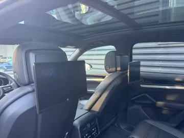 Cayenne S E-Hybrid DVD im Fond Beifahrerdisplay