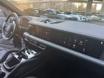 Cayenne S E-Hybrid DVD im Fond Beifahrerdisplay