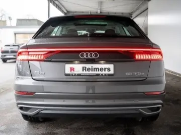 Q8 SUV TFSI e 55 TFSI e quattro 280(381) tiptron