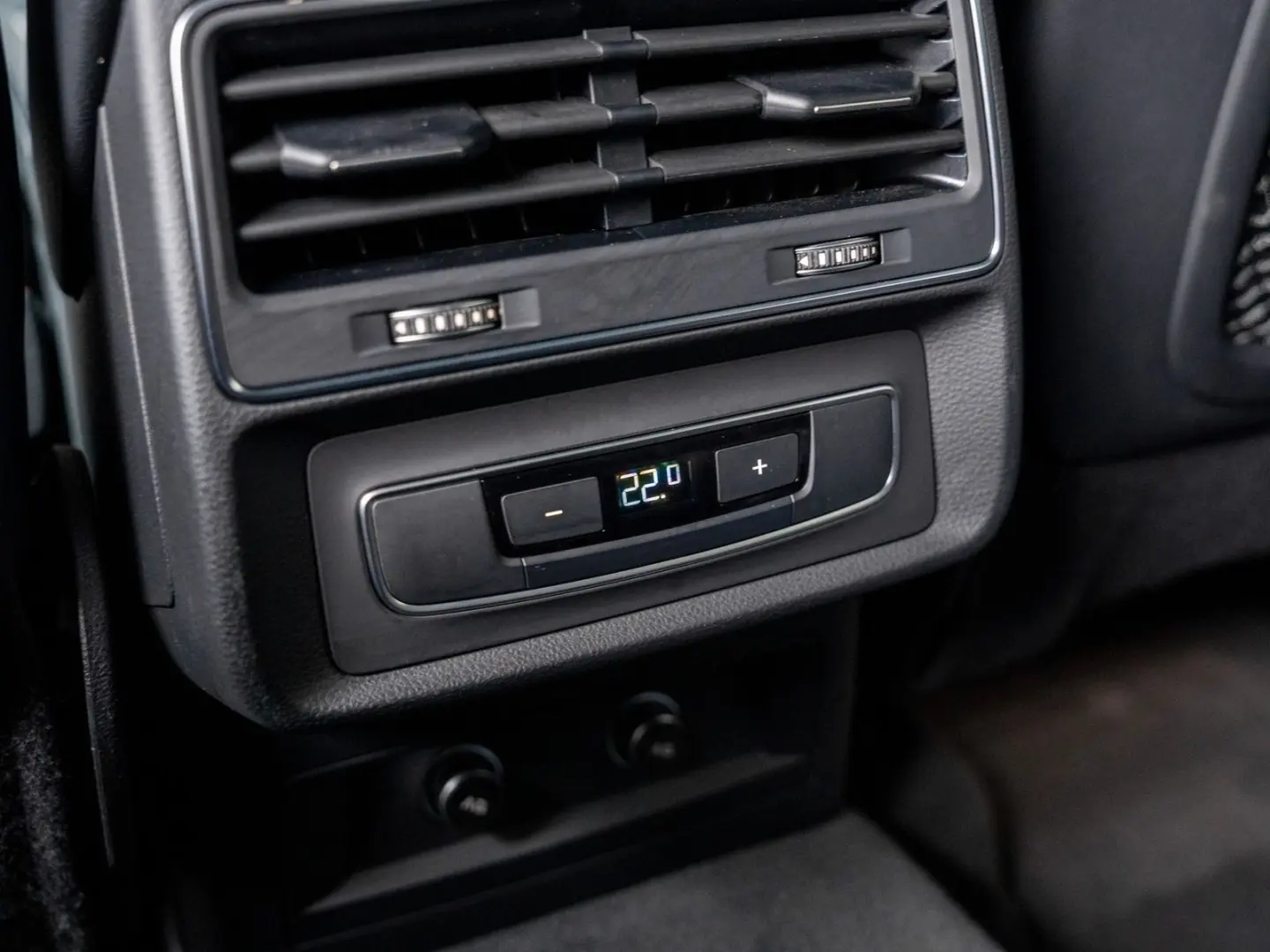 Q8 SUV TFSI e 55 TFSI e quattro 280(381) tiptron