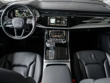 Q8 SUV TFSI e 55 TFSI e quattro 280(381) tiptron