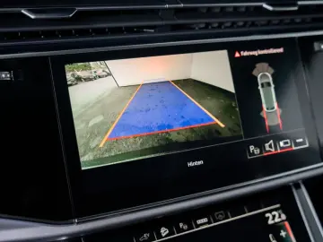 Q8 SUV TFSI e 55 TFSI e quattro 280(381) tiptron