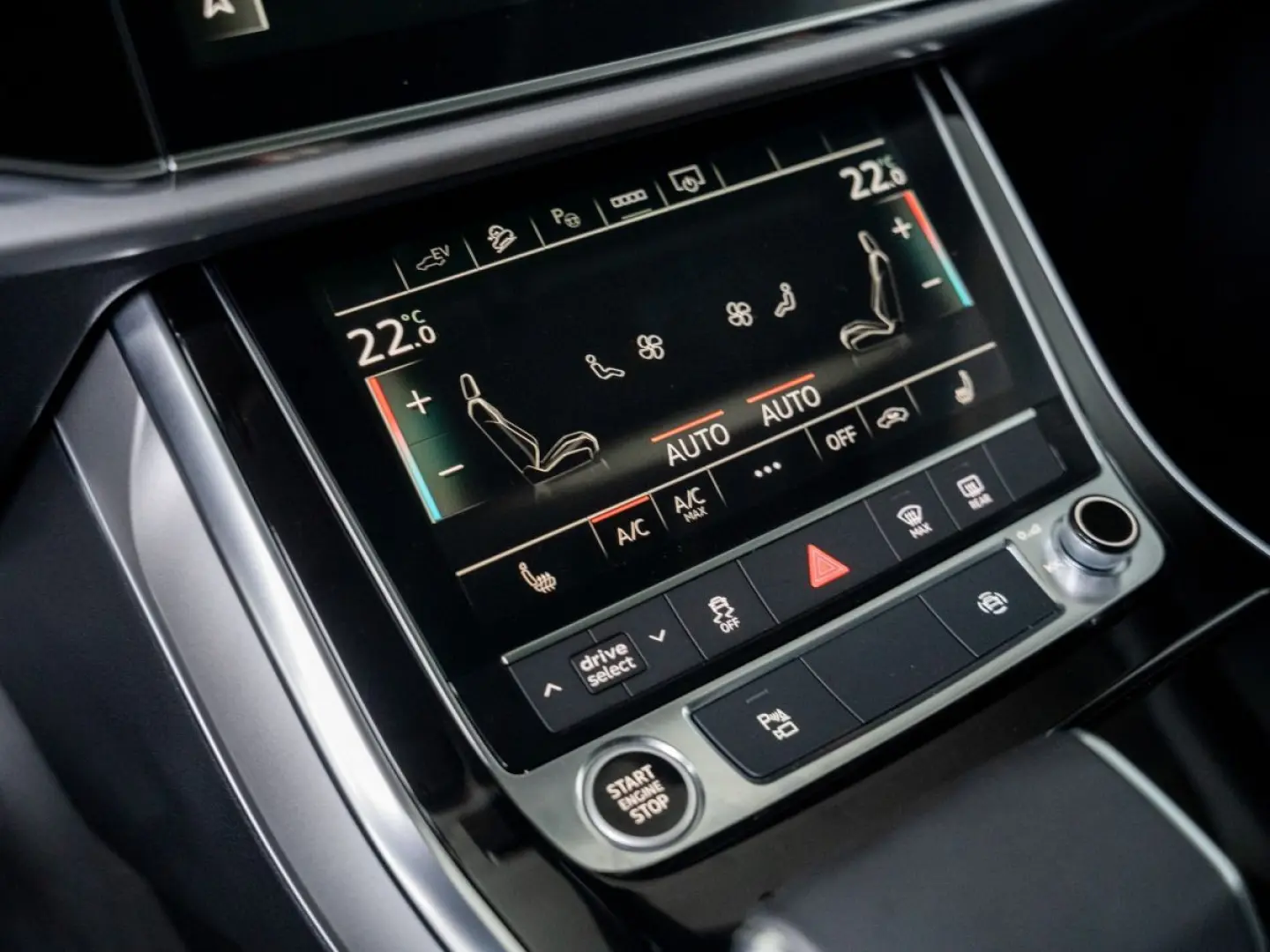 Q8 SUV TFSI e 55 TFSI e quattro 280(381) tiptron