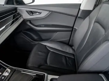 Q8 SUV TFSI e 55 TFSI e quattro 280(381) tiptron