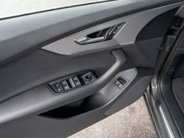 Q8 SUV TFSI e 55 TFSI e quattro 280(381) tiptron