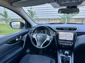 Nissan Qashqai  148.000 Km  geam panoramic  garantie  rate
