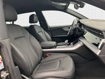 Audi Q8 55 TFSI quattro S line Navi Matrix Alu AHK HU